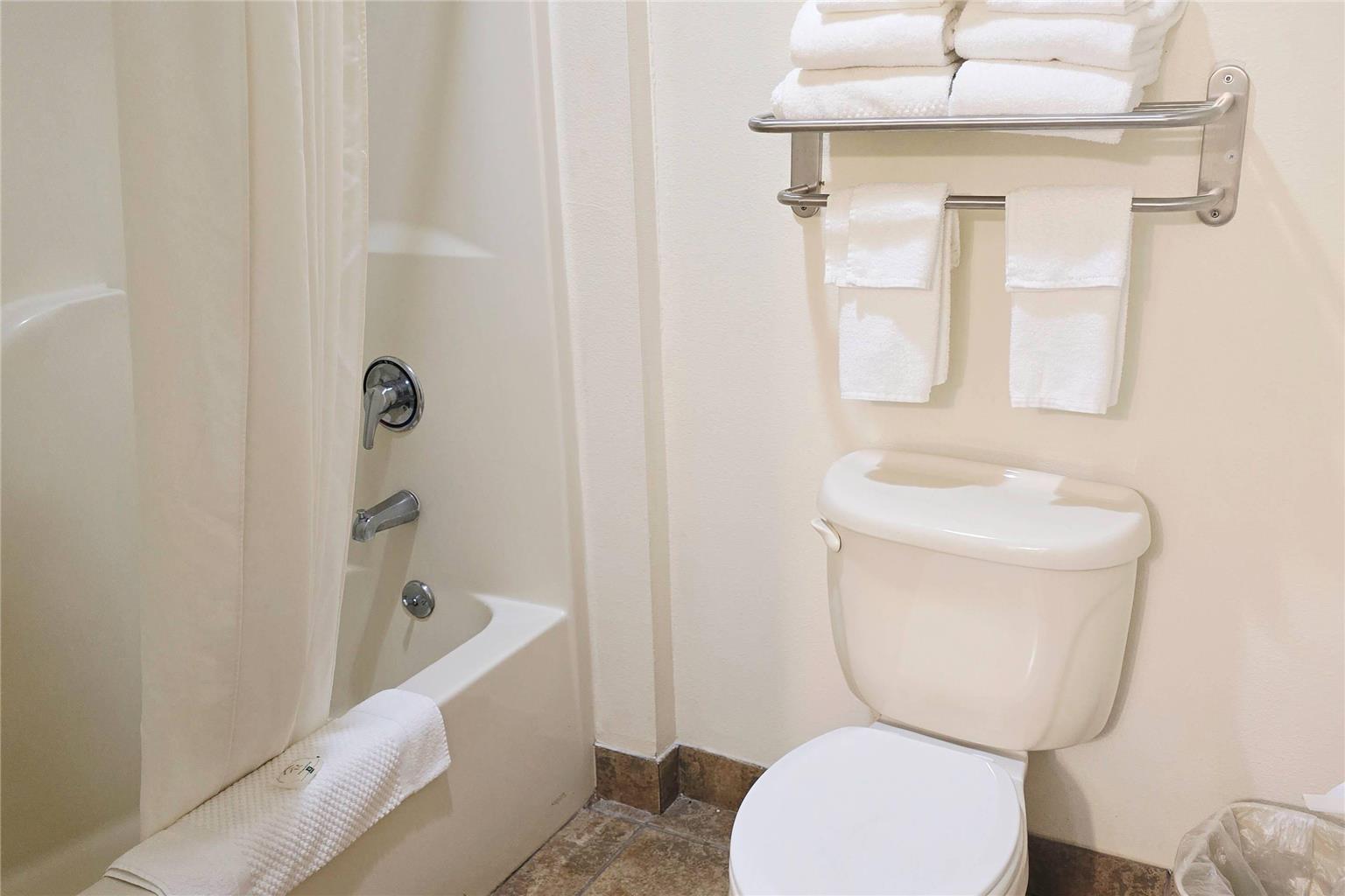 Quality Inn Durand I 69 - photo 37