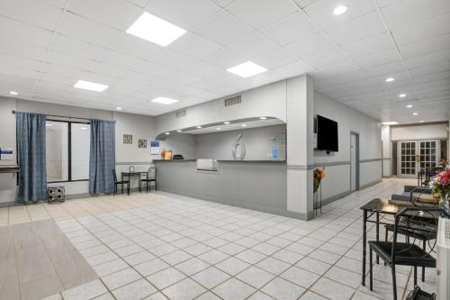 Motel 6 Chickasha Ok - photo 9