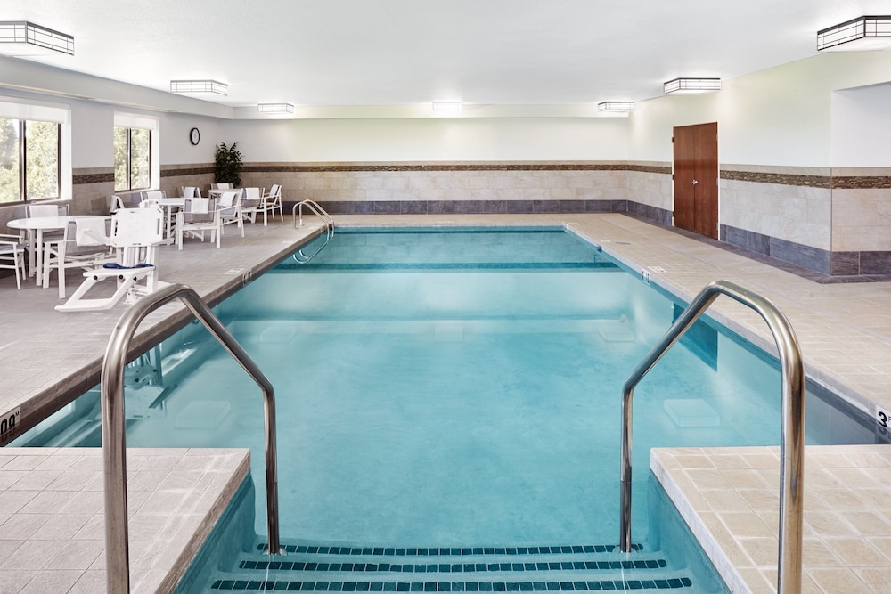 Holiday Inn Express Sheboygan Kohler by IHG - photo 42