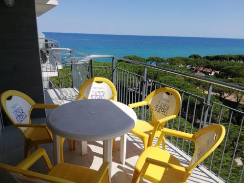 Bravaholidays 320 Condal — 4-Star Luxury Hotel in Blanes, Spain