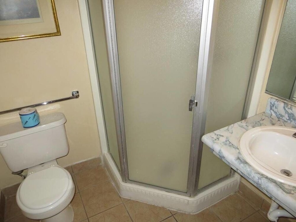 Bridger Inn Hotel Las Vegas - photo 11