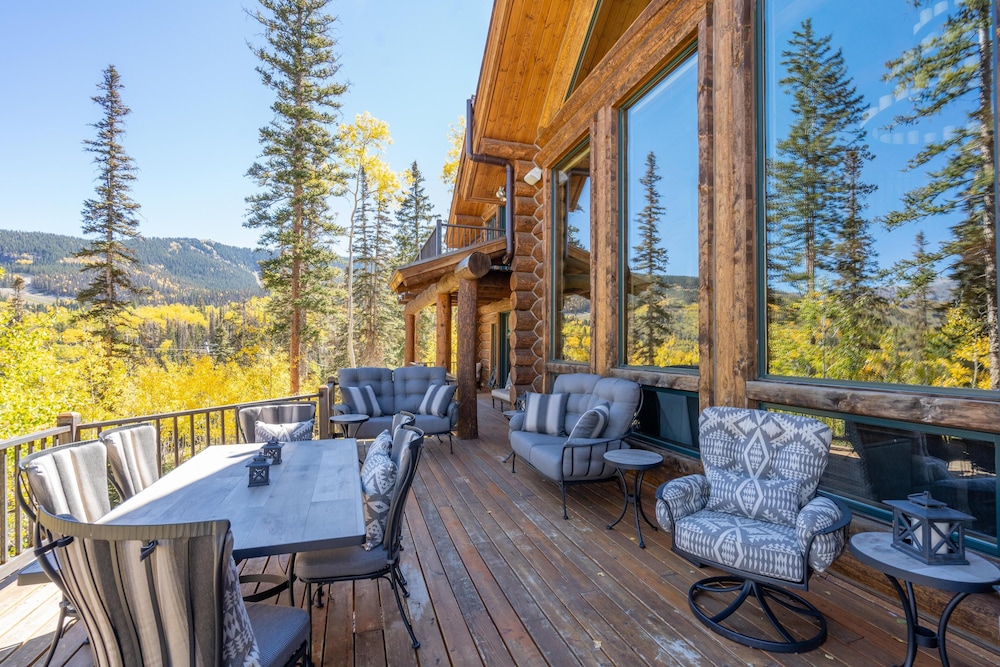 Hilltop Hideaway Expansive Views From This Private Estate Hot Tub Pool Table - photo 41