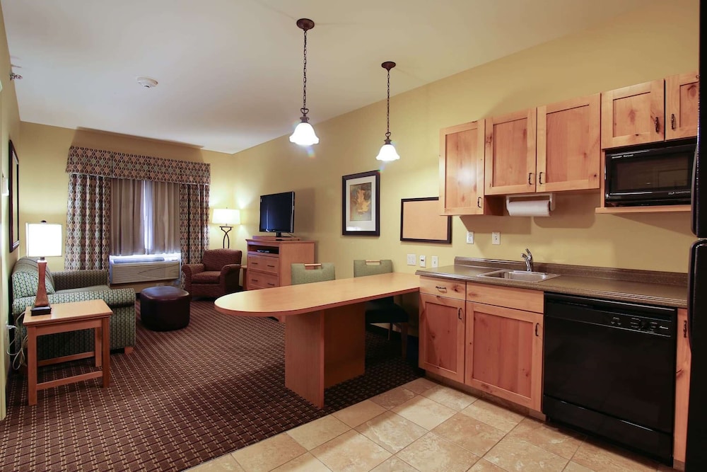 Hawthorn Extended Stay by Wyndham Minot - photo 2
