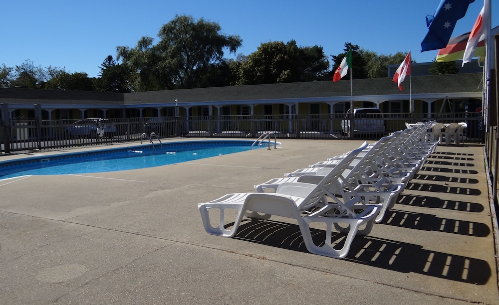 Jonathan Edwards Motel - photo 18