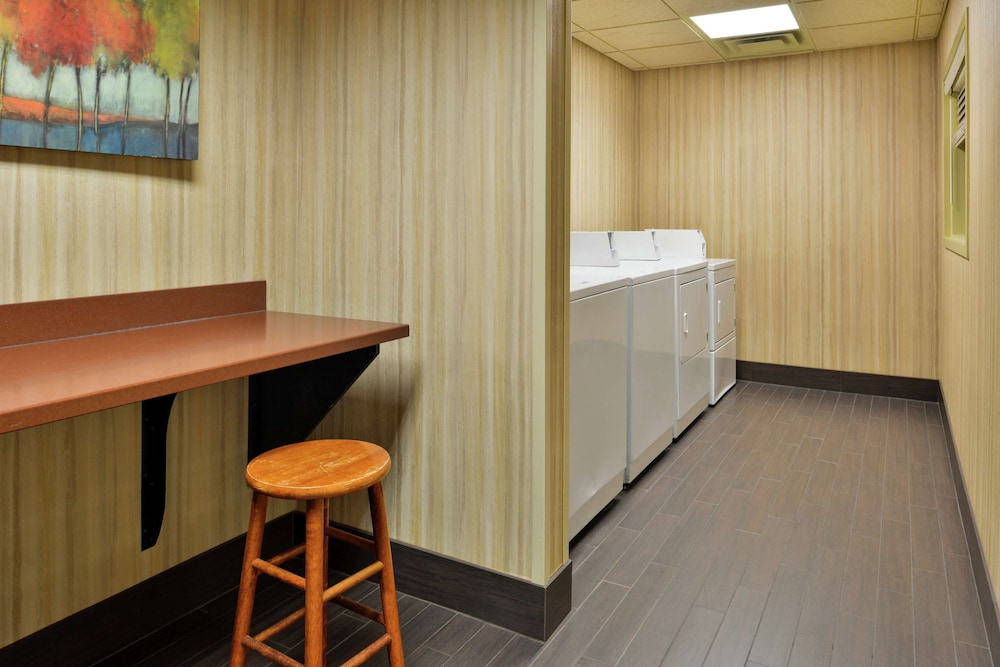 Hampton Inn Idaho Falls Airport - photo 33