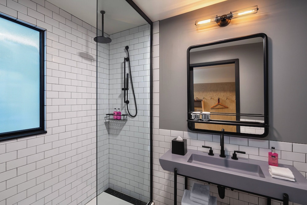 Moxy Minneapolis Downtown - photo 8