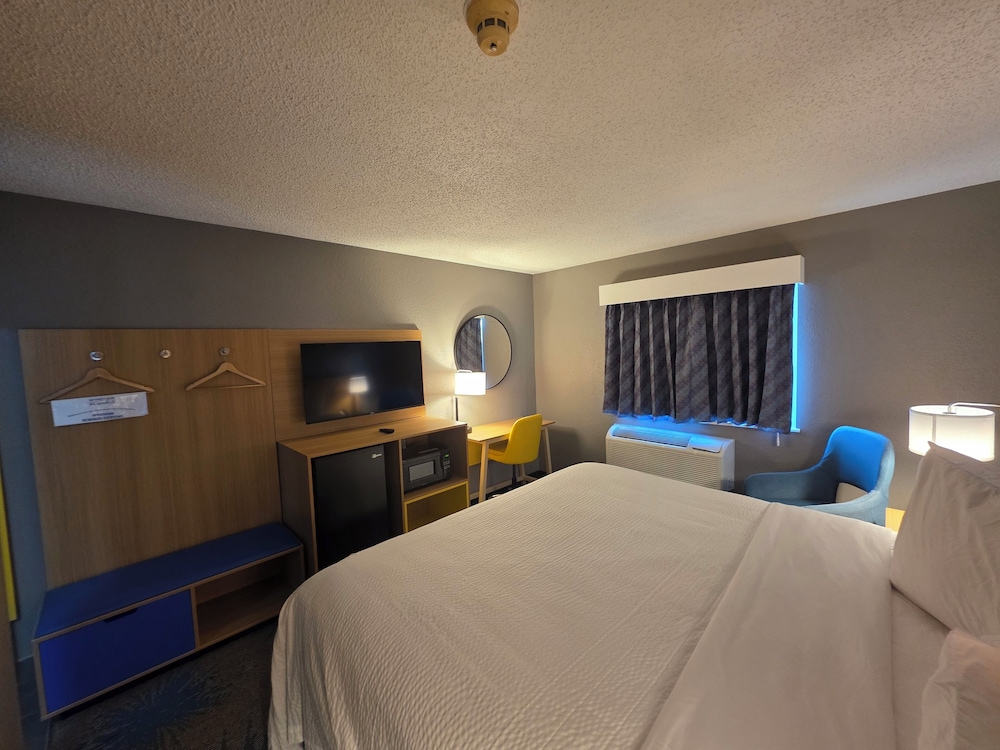 Rodeway Inn Waukegan Gurnee - photo 4