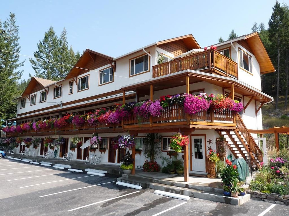 Gateway Motel — Invermere — photo 2