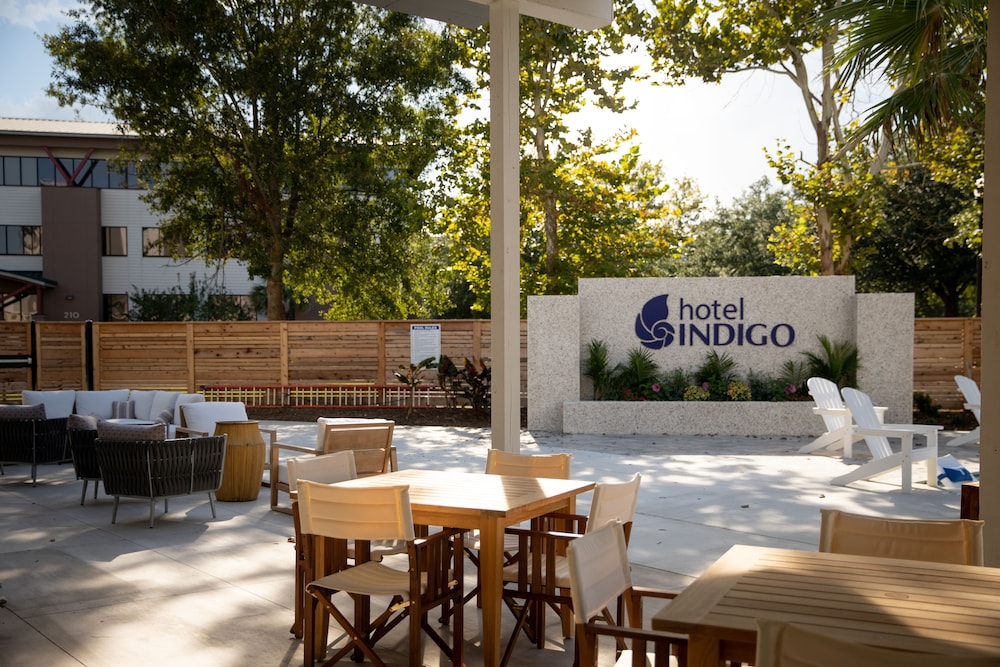 Hotel Indigo Mount Pleasant by IHG - photo 52