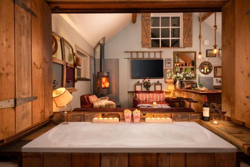 The Cowshed — hotel in Nantwich