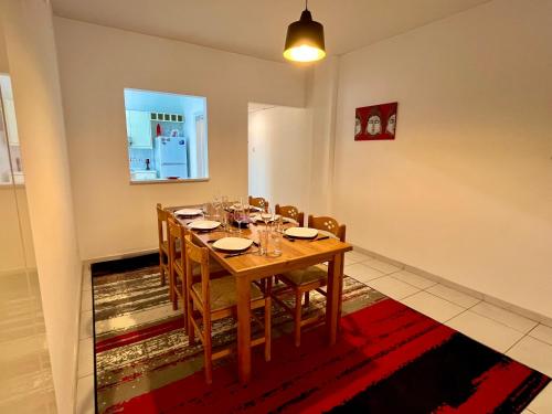 Two Bedroom City Seaside Apartment