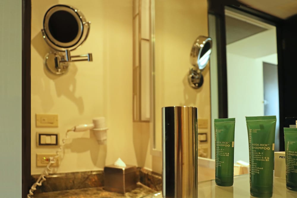 Bathroom amenities