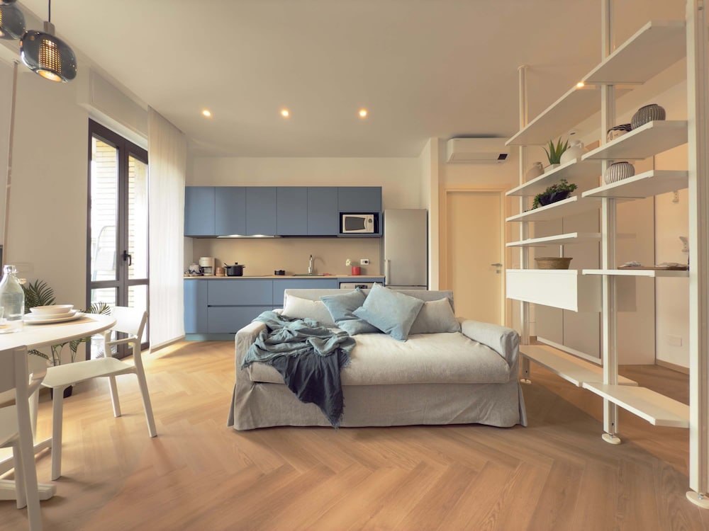 Hintown Evergreen Area 2 — 4-Star Luxury Hotel in Milan, Italy
