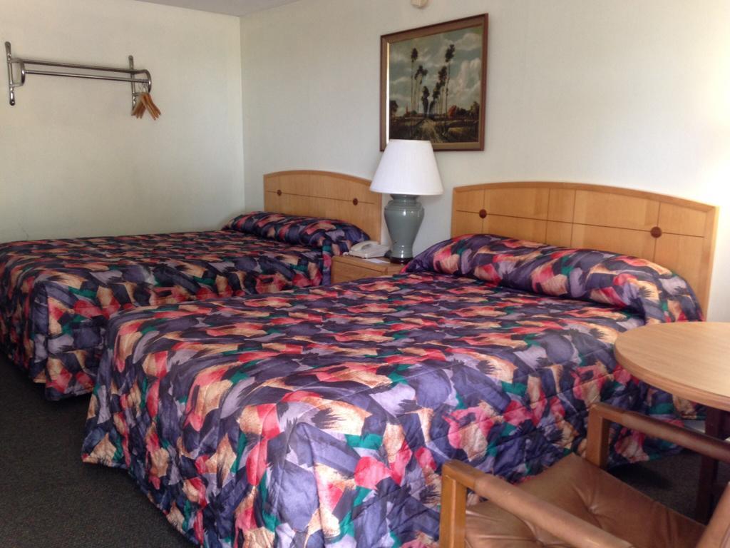 Admiral Motel - photo 16