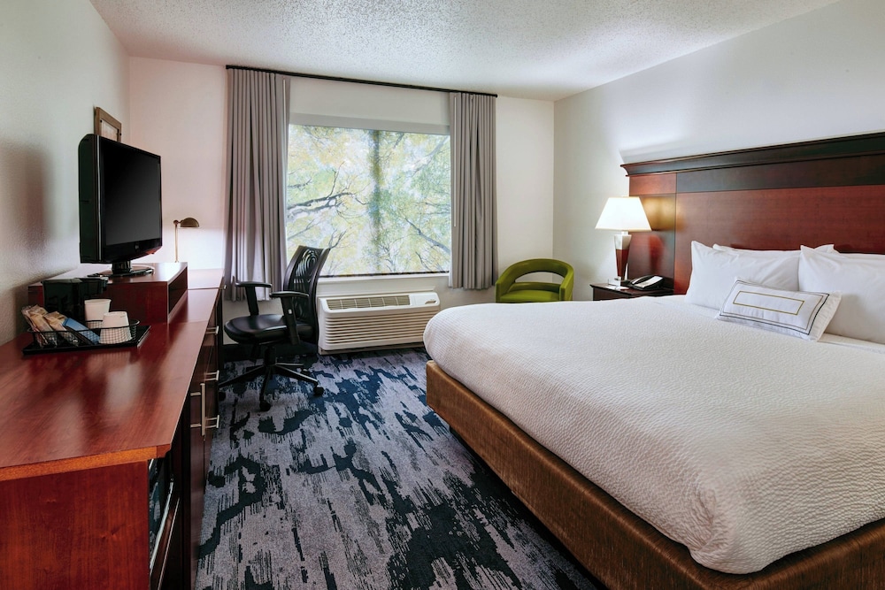 Fairfield Inn & Suites by Marriott Detroit Livonia - photo 10