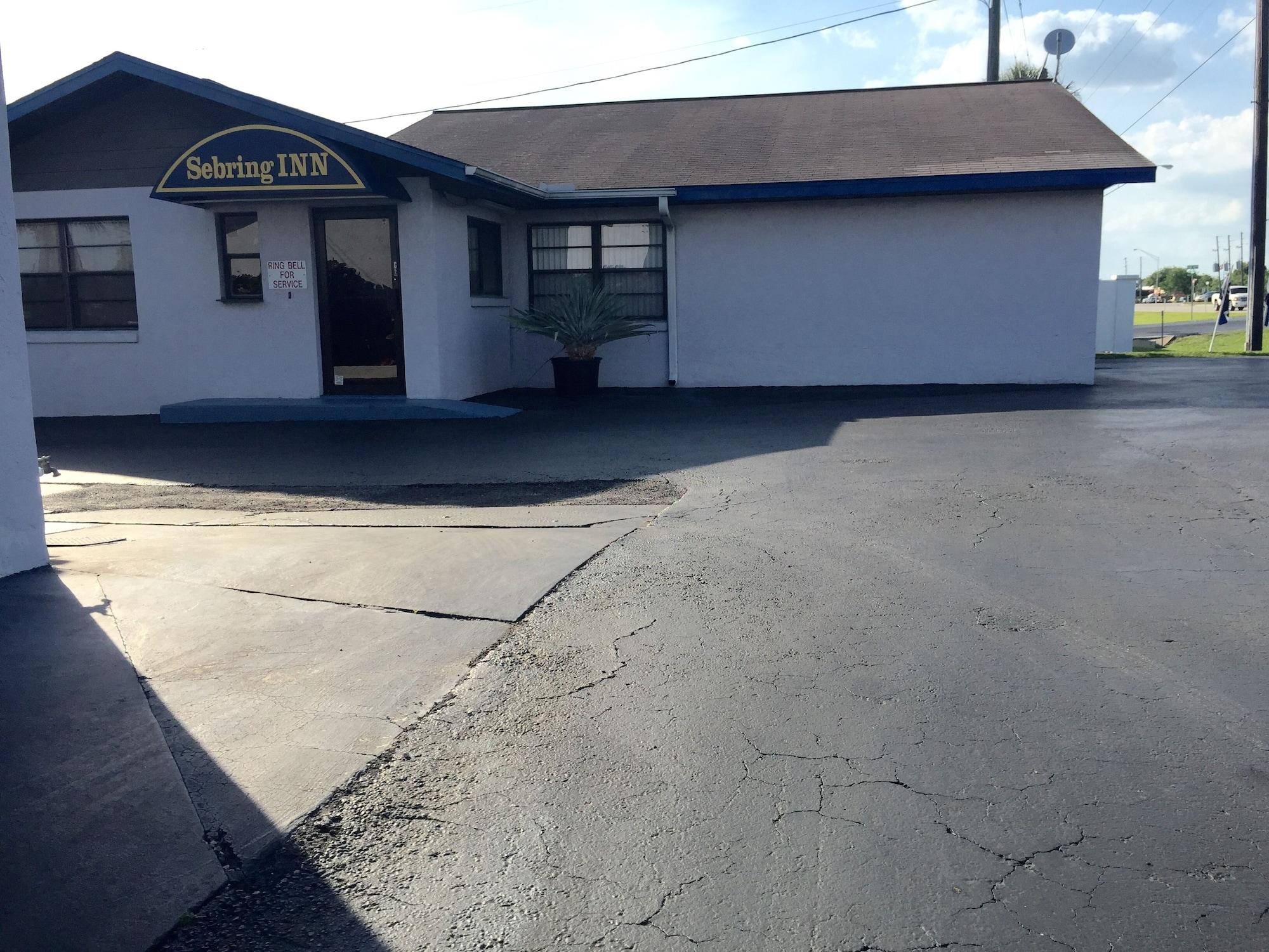 Sebring Inn - photo 4