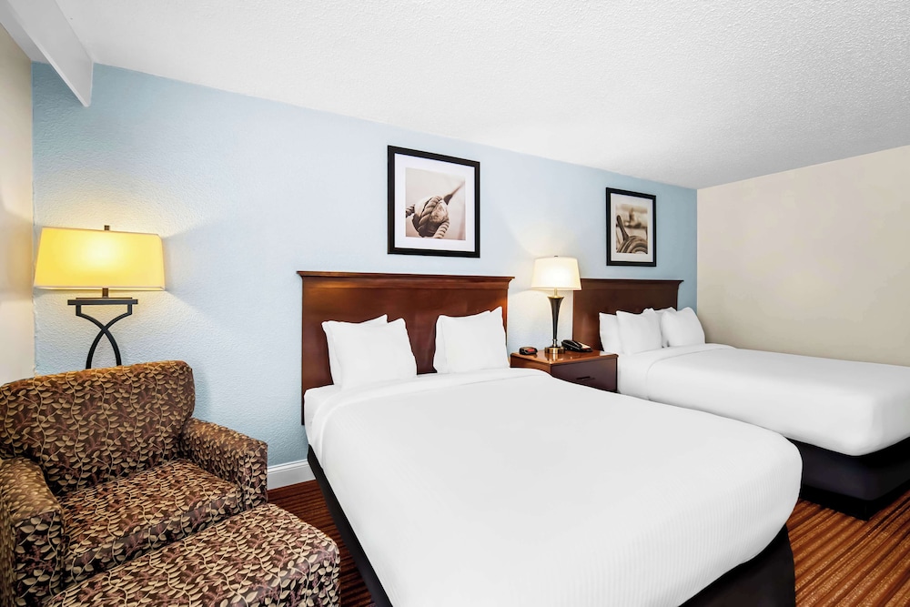 Best Western Merry Manor Inn - photo 9
