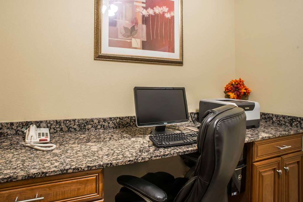 Quality Inn Litchfield Route 66 - photo 22