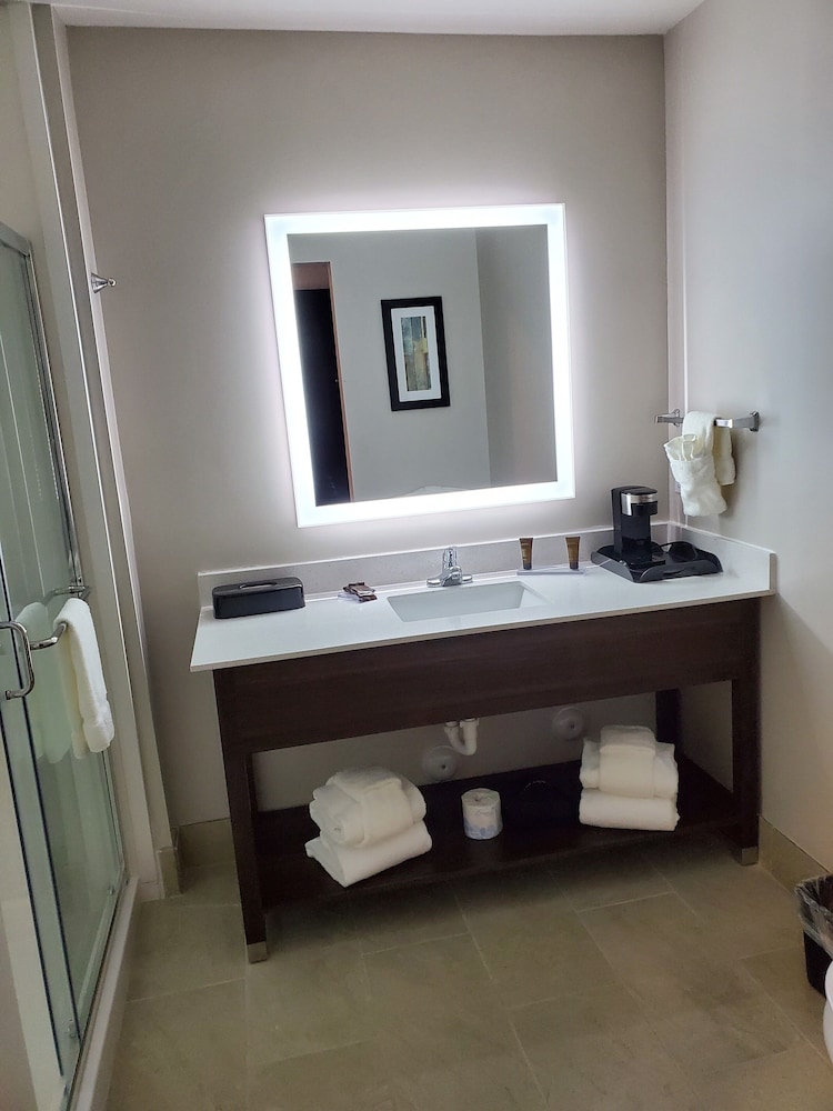 Wingate by Wyndham Christiansburg - photo 13