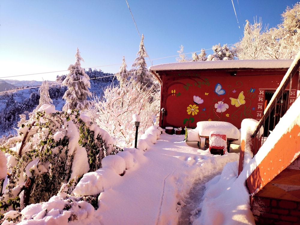 Way Wood Wind Lodge — 4-Star Luxury Hotel in Dhari, India