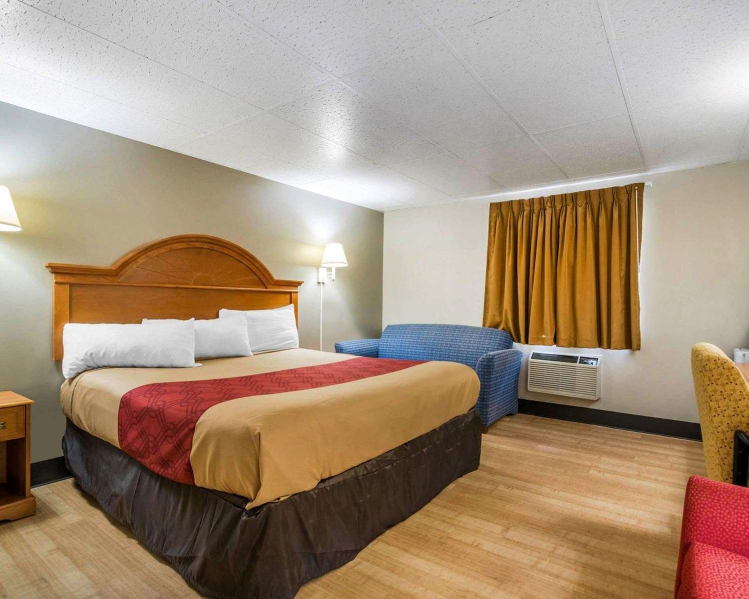 Econo Lodge New Paltz - photo 8
