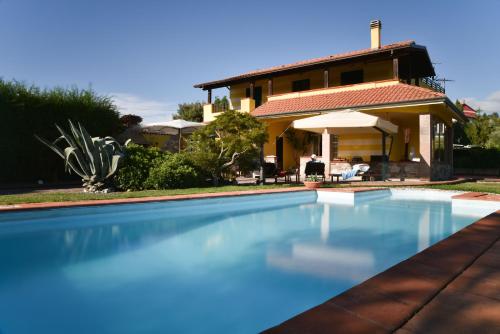 Casa Rosaria — 4-Star Luxury Hotel in Vezzano Ligure, Italy