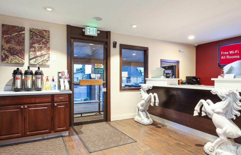 Red Roof Inn Portland - photo 11