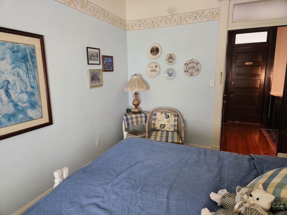 Inn of the Six Toed Cat - photo 14