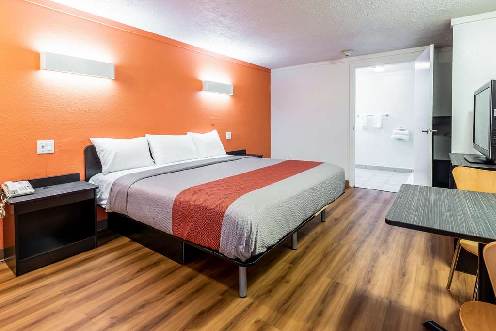 Motel 6 Mansfield OH - photo 11