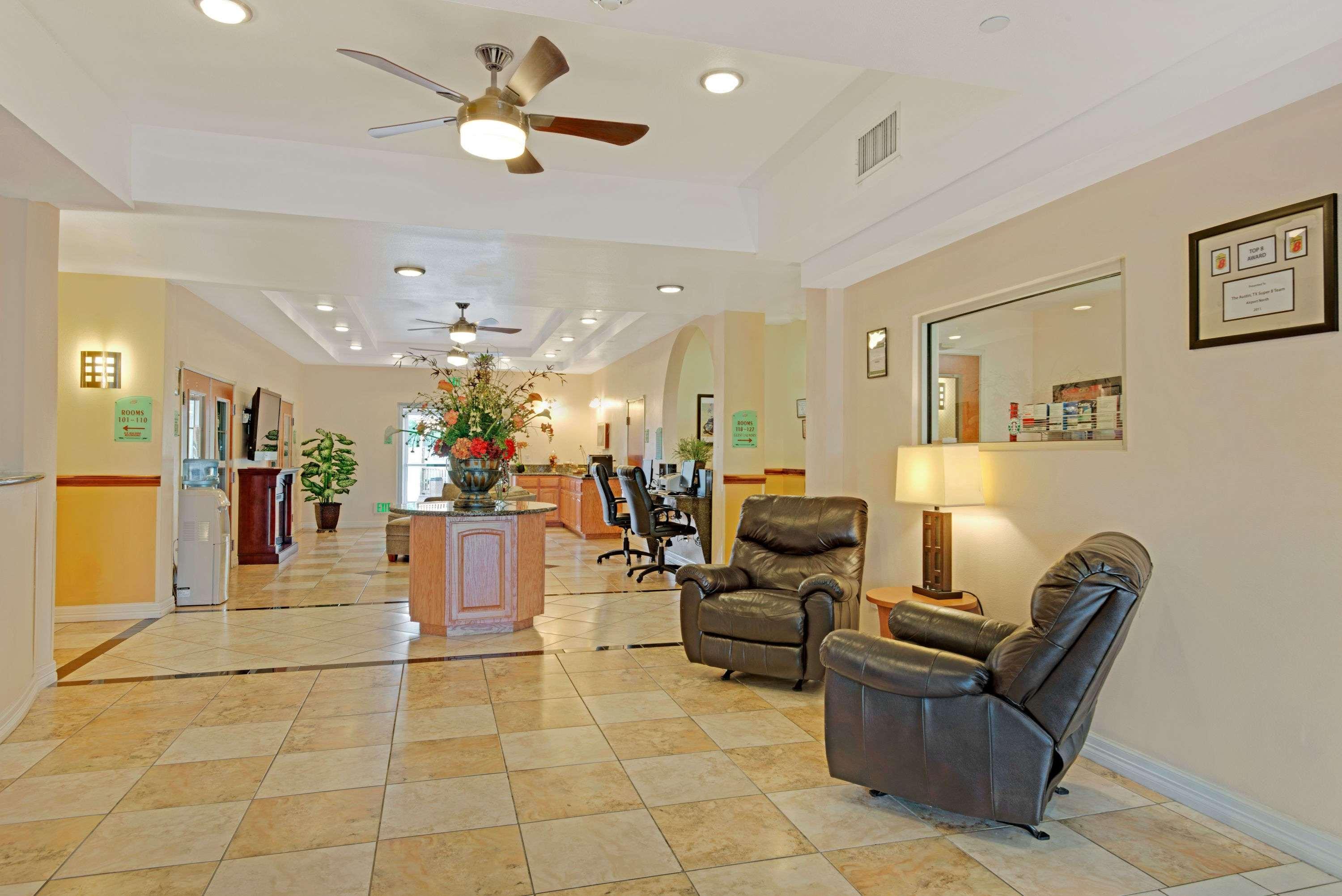 Super 8 By Wyndham Austin Airport North - photo 10