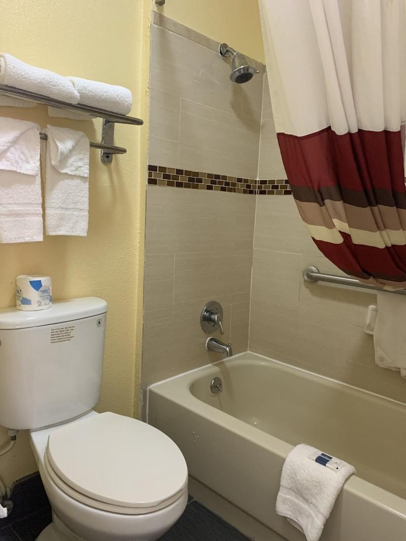 Americas Best Value Inn Forest - photo 15