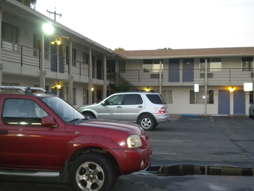 Wasco Inn Motel - photo 18