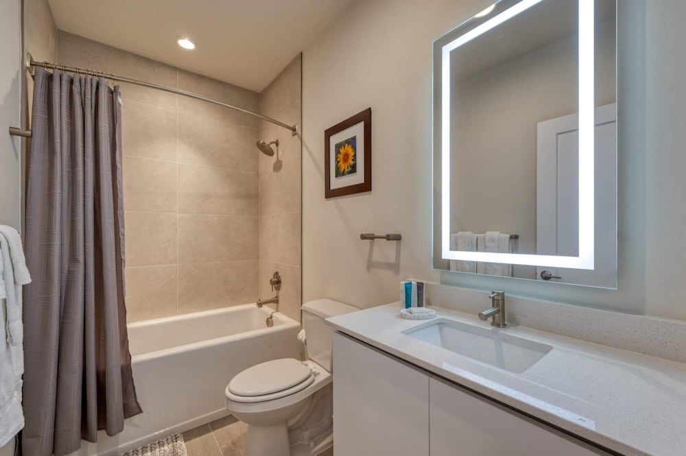 Spacious New Modern Retreat - photo 13