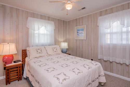 Dip Inn by Oak Island Accommodations - photo 46