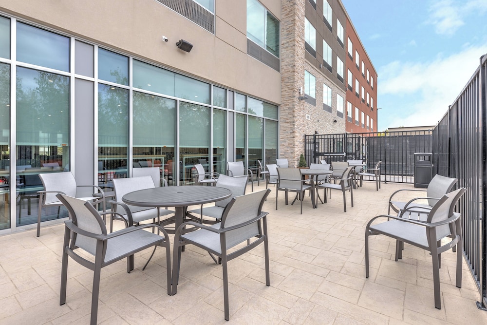 Holiday Inn Express & Suites Austin Airport East by IHG - photo 39