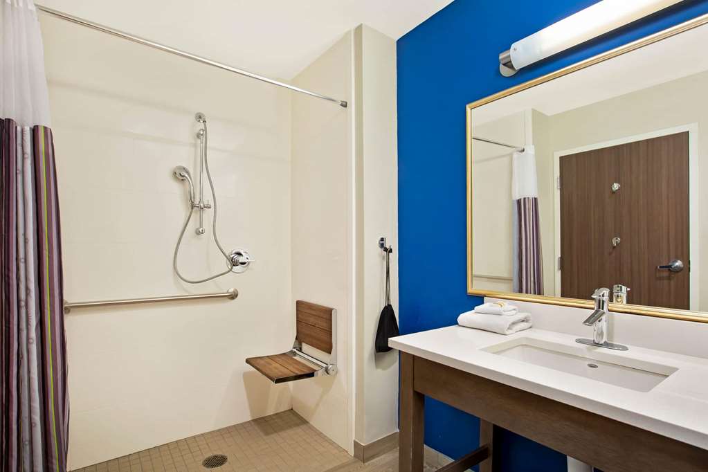 La Quinta Inn & Suites by Wyndham Page at Lake Powell - photo 32