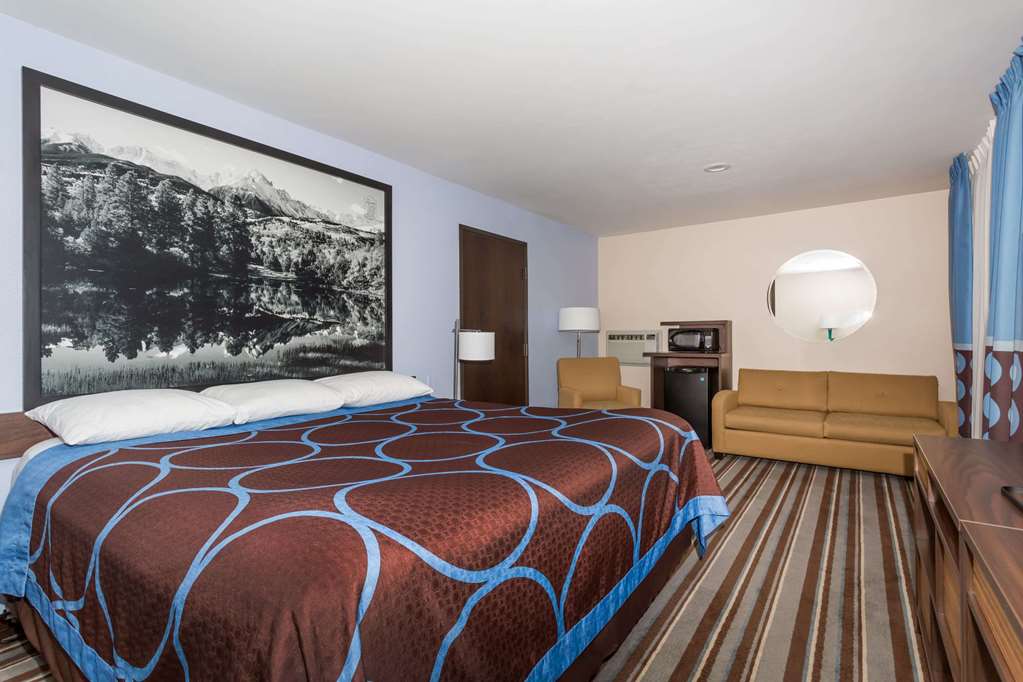 Super 8 by Wyndham Longmont Twin Peaks - photo 14