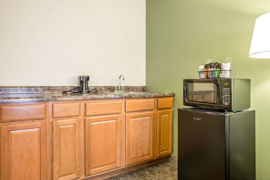 Quality Inn & Suites Marinette - photo 42
