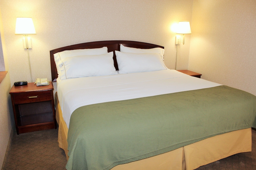 Holiday Inn Express Wilmington by IHG - photo 20