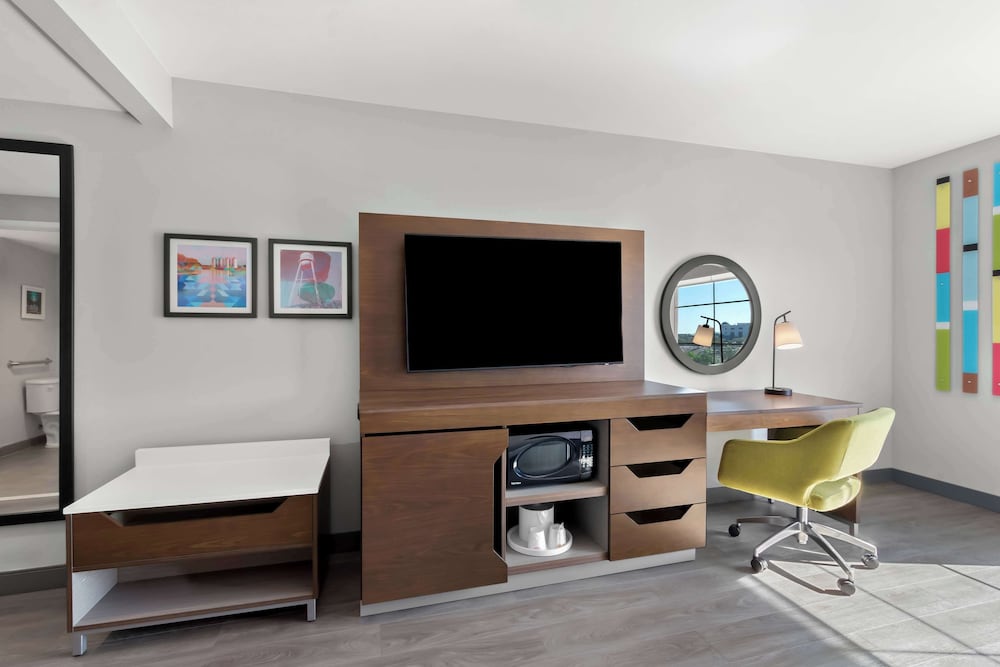 Hampton Inn & Suites Phoenix Gilbert - photo 13