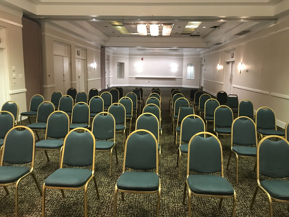 Magnuson Hotel Hattiesburg - photo 50