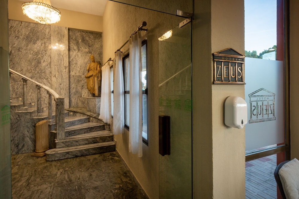 Hotel Zeus — hotel in Merida