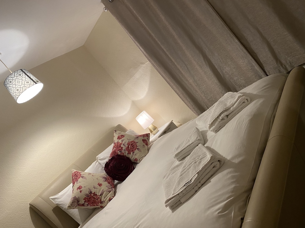 Black Lion - carbon neutral hotel in Surbiton