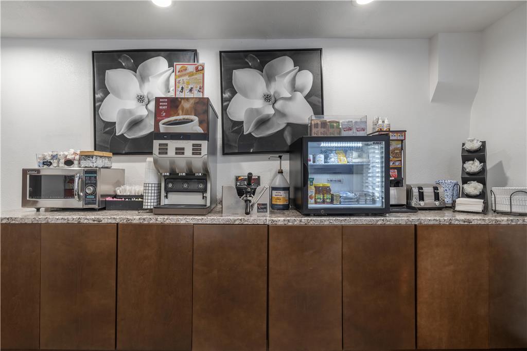 SureStay Hotel by Best Western Beverly Hills West LA - photo 3