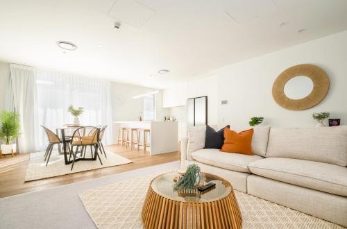 Luxury Penthouse in City — 4-Star Luxury Hotel in Christchurch, New Zealand