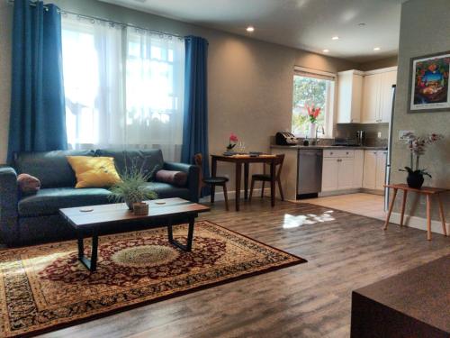 The Flat at the Cork Oak — hotel in Petaluma