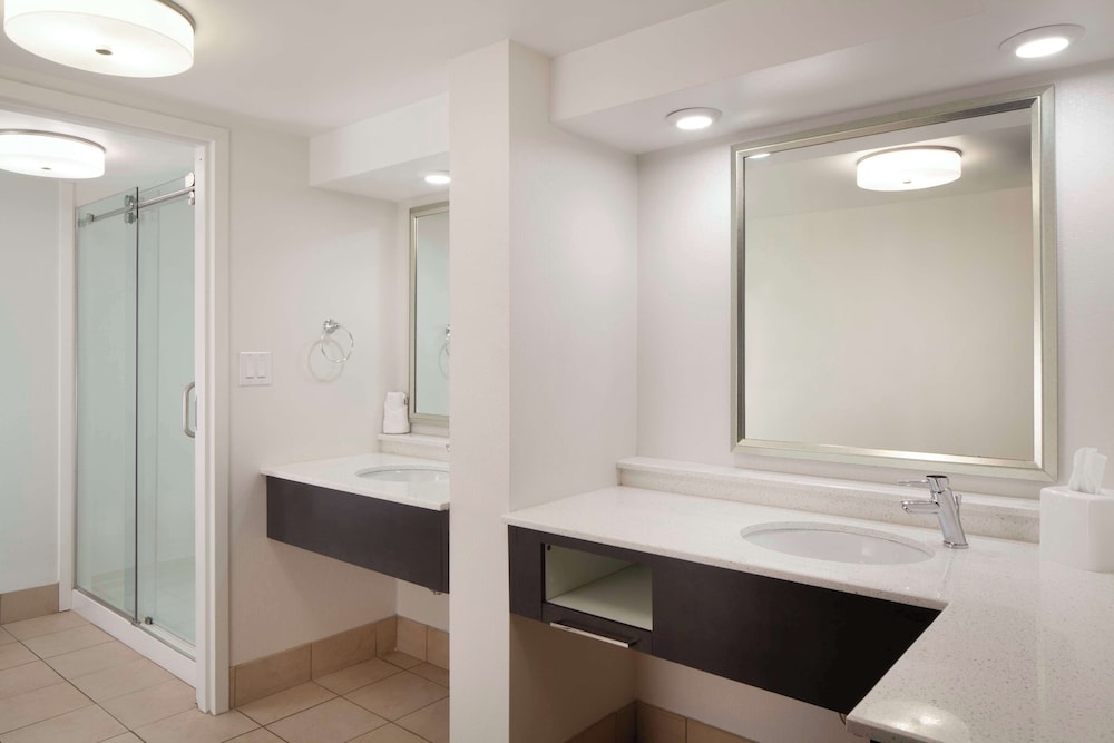 Hampton Inn Charleston Southridge - photo 34