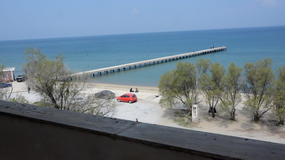 Ammos Hotel — hotel in Peraia