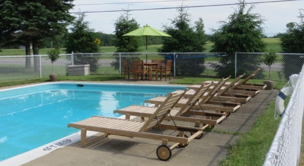 Whispering Winds Motel - photo 20