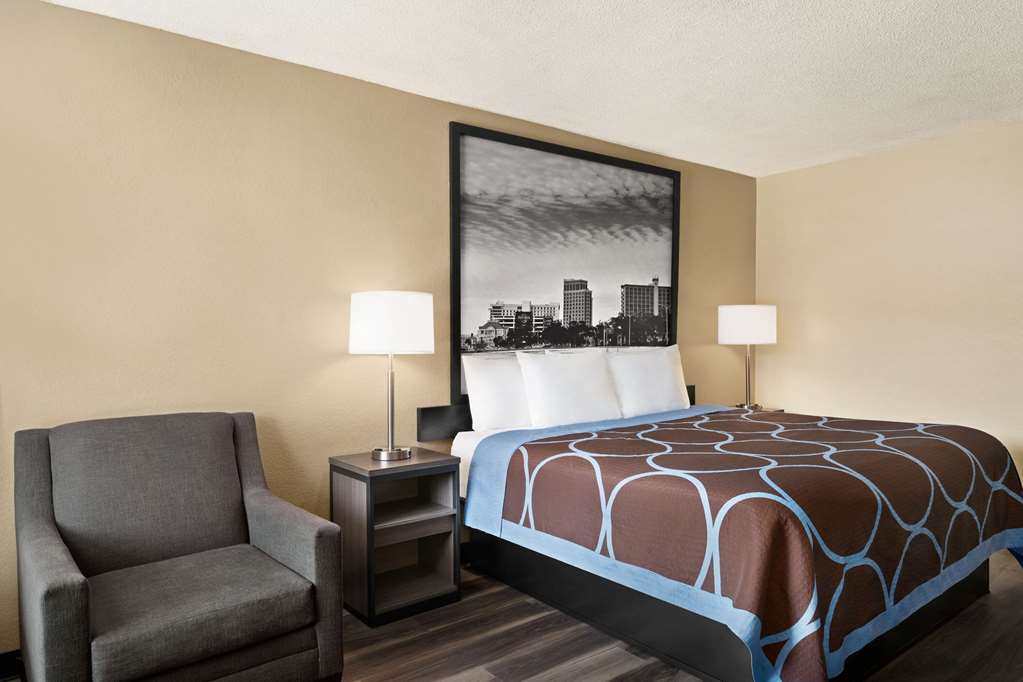 Super 8 by Wyndham Gulfport Airport NW Near Biloxi - photo 22